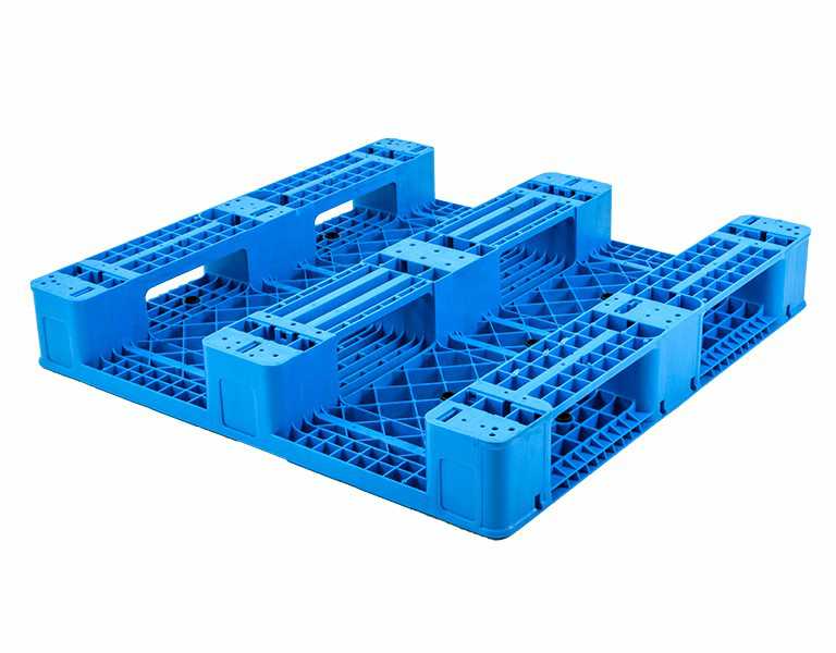 1010 Vented Deck 3-Runner Plastic Warehouse Pallet