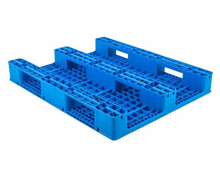 1210 Smooth Deck 3-Runner Plastic Cargo Pallet