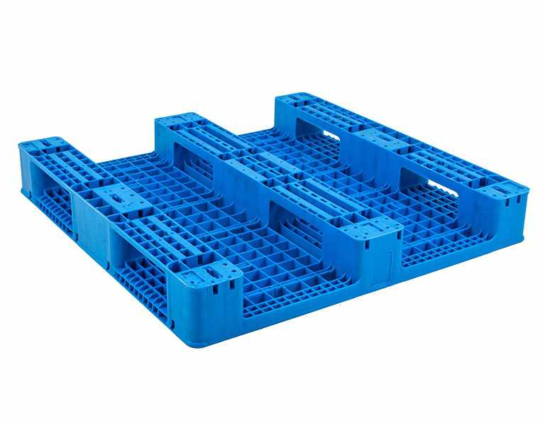1111 Vented Deck 3-Runner Heavy-Duty Plastic Pallet